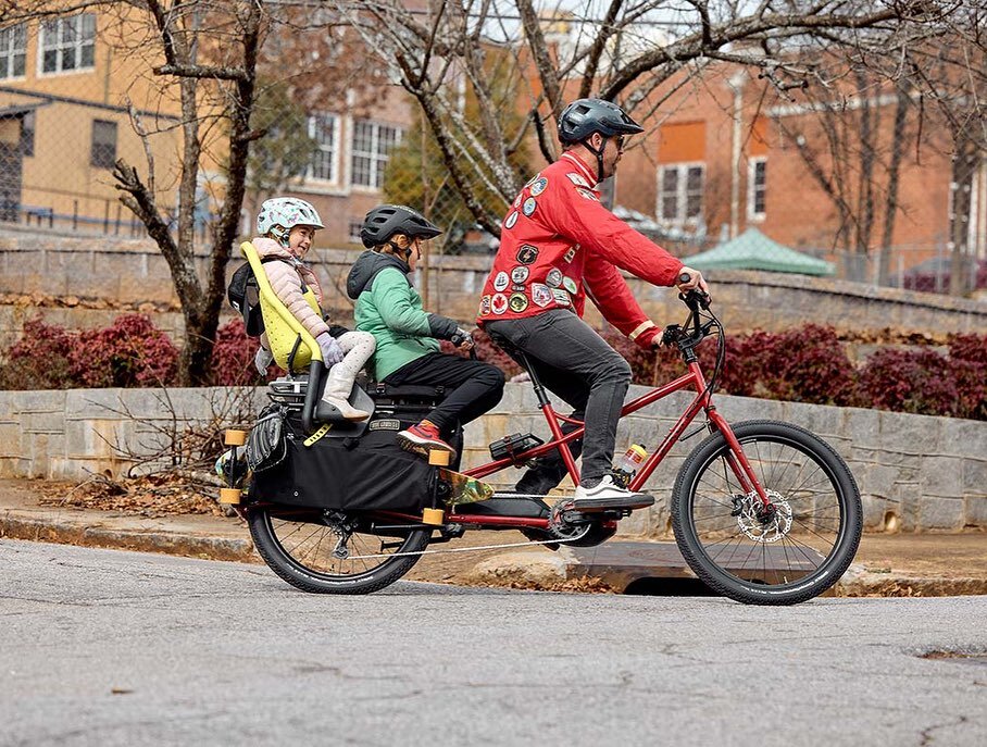 Got to do a rad shoot with rad people for @surlybikes New Big Easy..and got the CEO and CFO to play hooky and get in on the action as well! 

Big thanks to @grannygeargoral for pullin&rsquo; us all together to do cool shit!

📸 by @woodmarty

LINK IN
