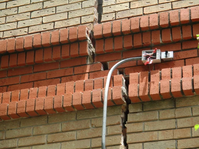 Big Crack Found In Commercial Property Inspection