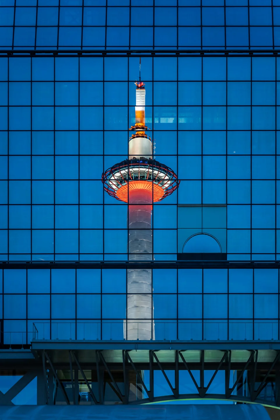 CRH_2019_KYOTO_STATION_TOWER_730452.jpg