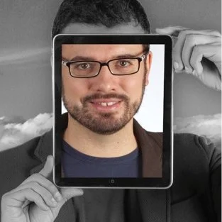 Nuno Barreira   Business Developer Manager na Com'on. Divide o seu tempo como consultor residente na EDP, no desenvolvimento de projetos de inovação.