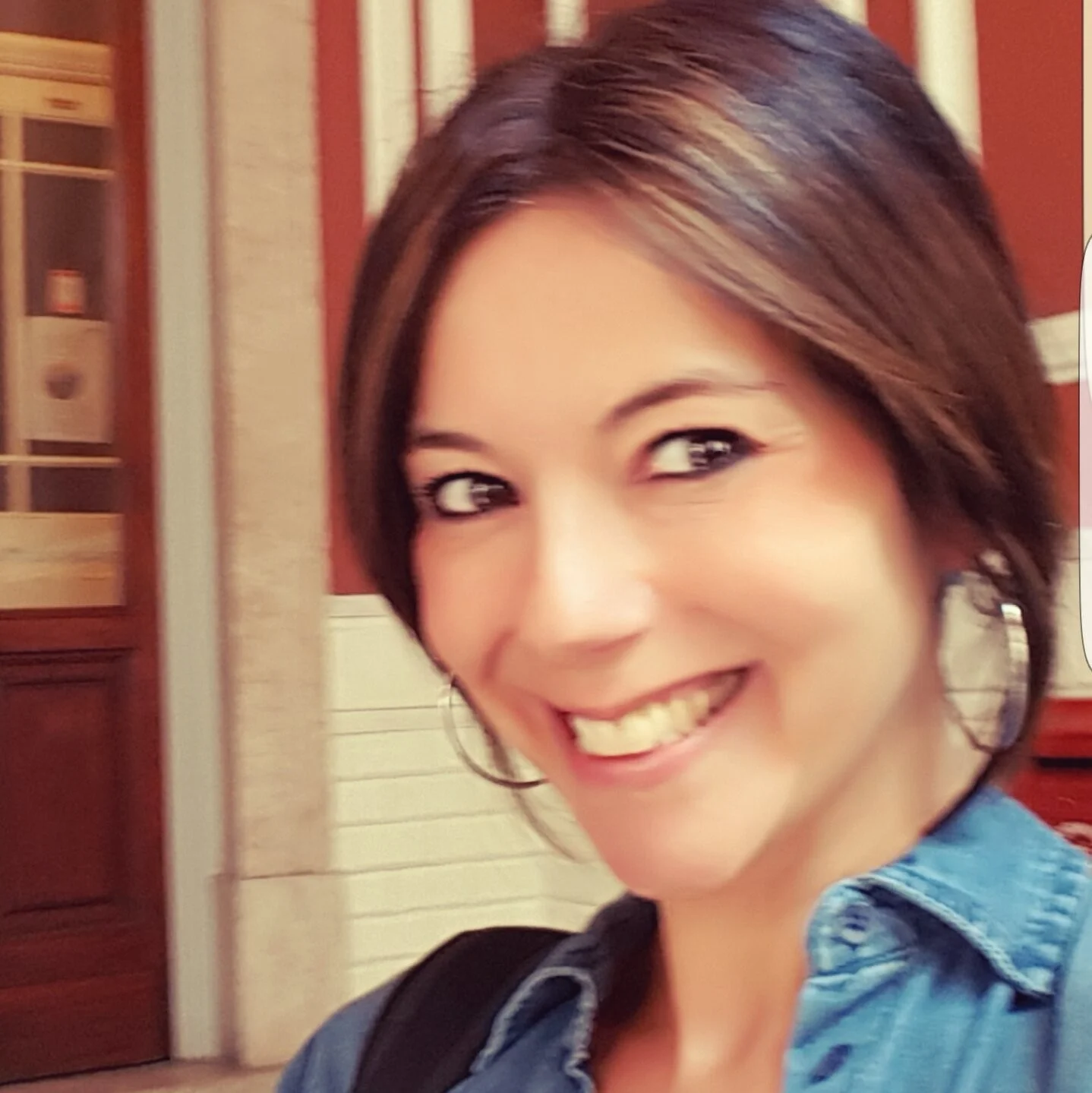 Djali Campos   Fundadora da Blue Pepper, fez o seu percurso em Londres na MEC e mais tarde na Fullsix e Stepvalue.