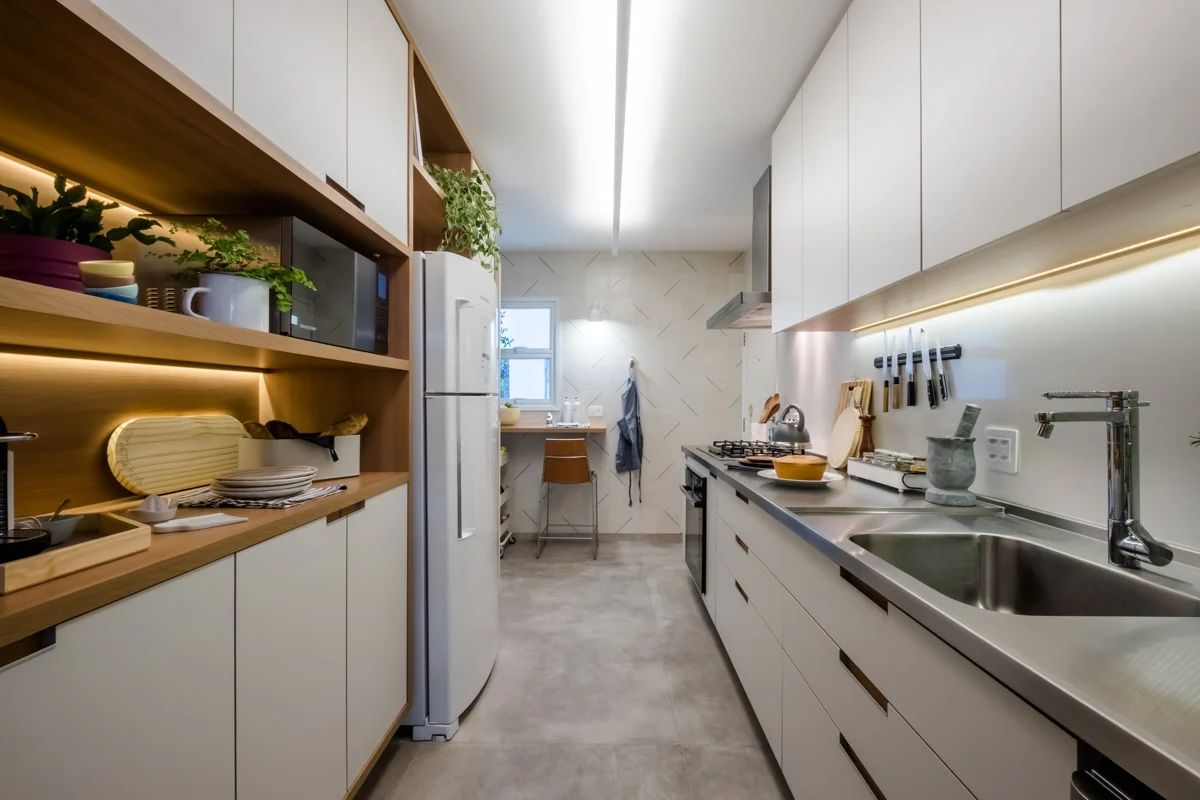 macroarq_arquitetura_interiores_projeto_reforma_apartamento_sao_paulo_cozinha_compacta_pia_em_inox_ladrilho_hidraulico_bancada_retratil.jpg