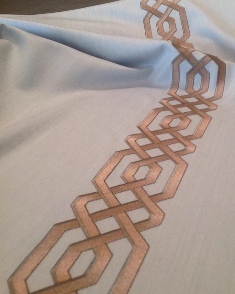 "Endless Knot" Border on wool sateen