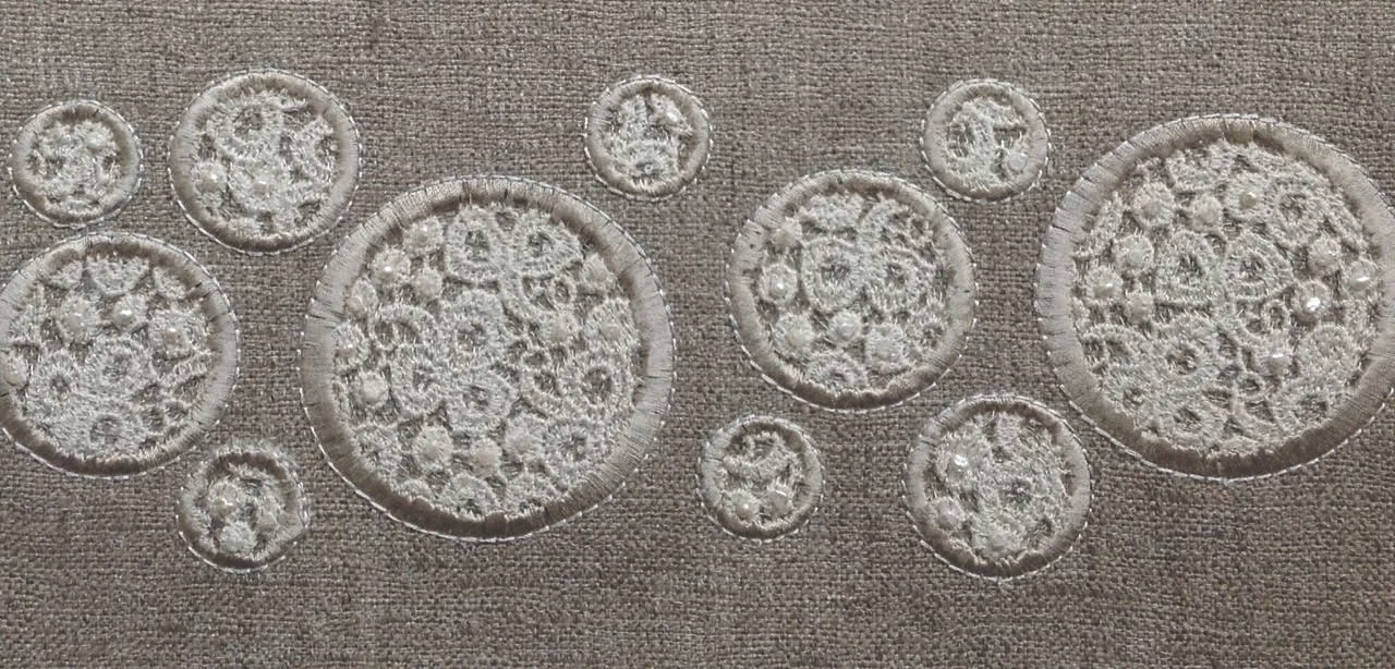 "Circle" Applique' Border using Bellinger Lace and pearls