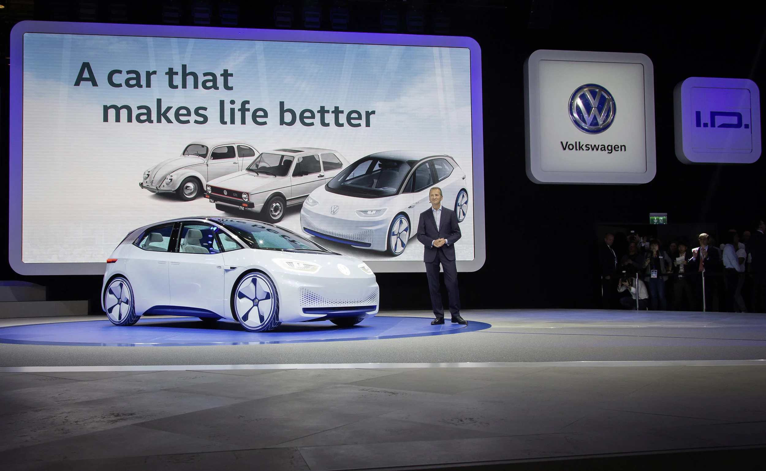 On September 29th at 8.00, Volkswagen presented their newest additions to the product range. Amongst other things, the study "I.D." which is being announced as revolutionary as the beetle and the golf years ago. Nitro Booking was responsible to add the soundtrack to the press conference including music and off voices / voiceovers. The complete recording of the press conference is available on the following link: VW press conference paris 2016