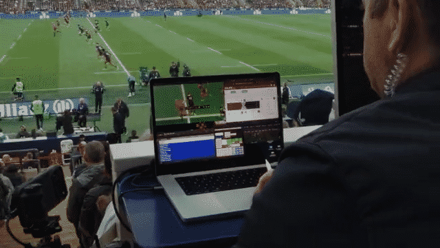 Apple-at-Play-x-England-Rugby.gif