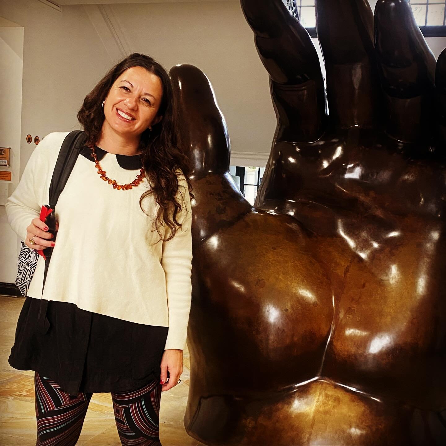 My name is Olia and I have been designing jewelry since 2003. This is not my only art form as my love of art has led me to other dimensions of expresion  such as writing, improv, playwriting and video projection art. Inspire it all, I still stay true