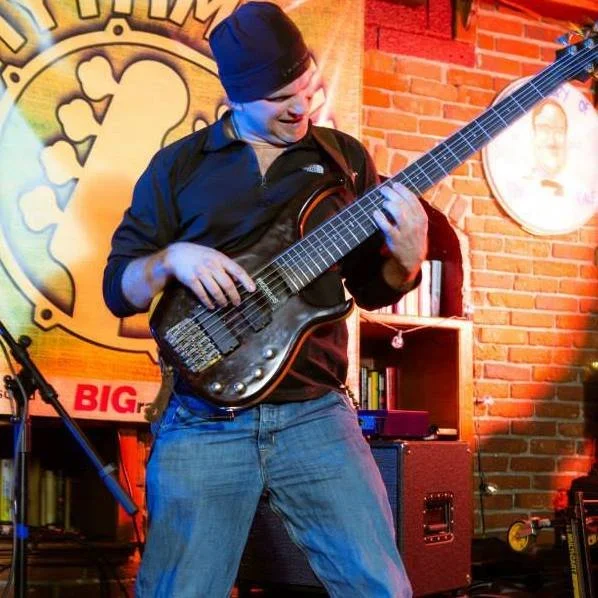 Live Music: Ben Thibeault 