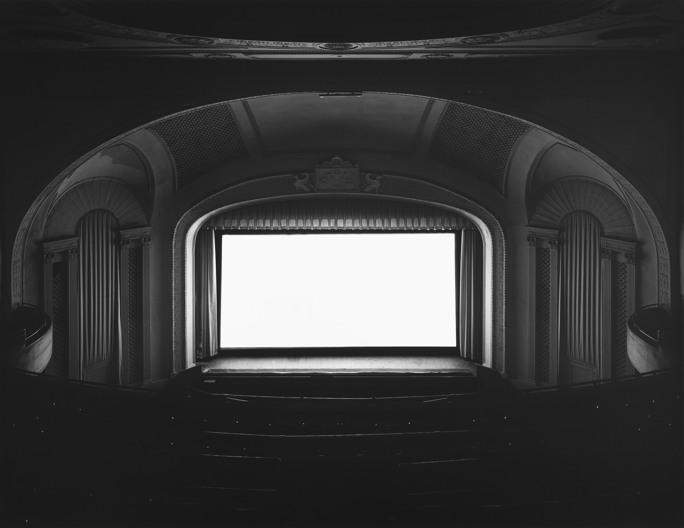 Theaters-Japanese — Hiroshi Sugimoto