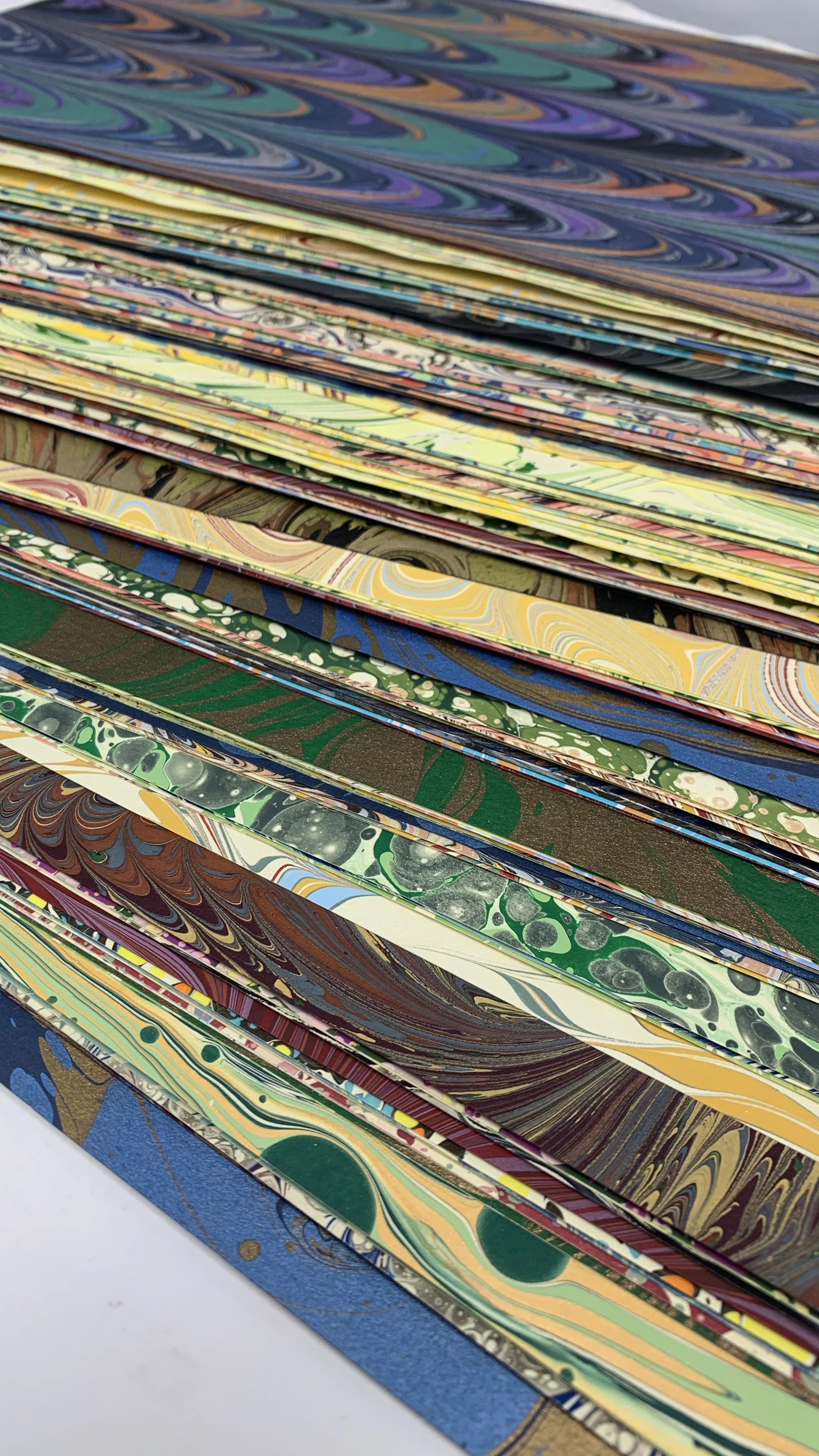MIXED PACK  6 MARBLED PAPERS - A4