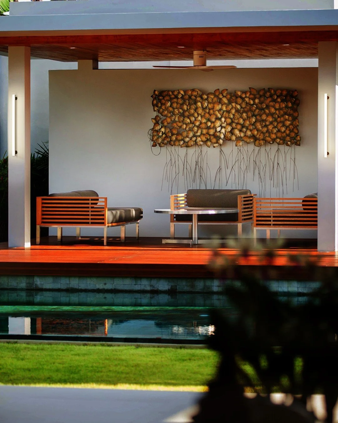 Clean lines. Purposeful light.

The Exton Solo Wall Mount from Tegan Lighting is all about restraint and performance. A slim linear profile meets even, controlled illumination - designed to sit quietly on exterior walls while elevating the architectu