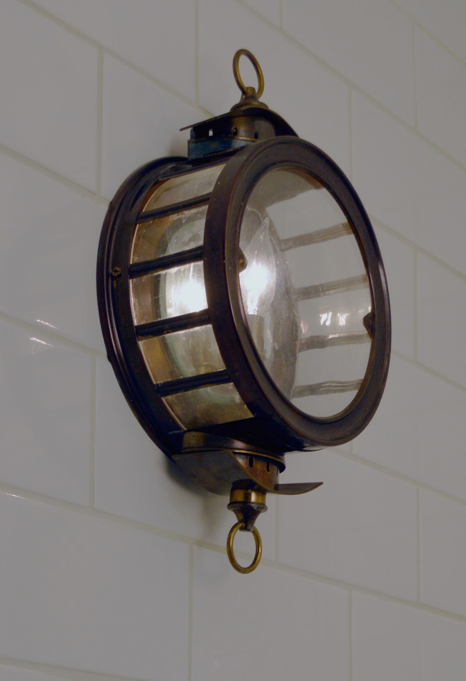 SHOWER LIGHT.jpg