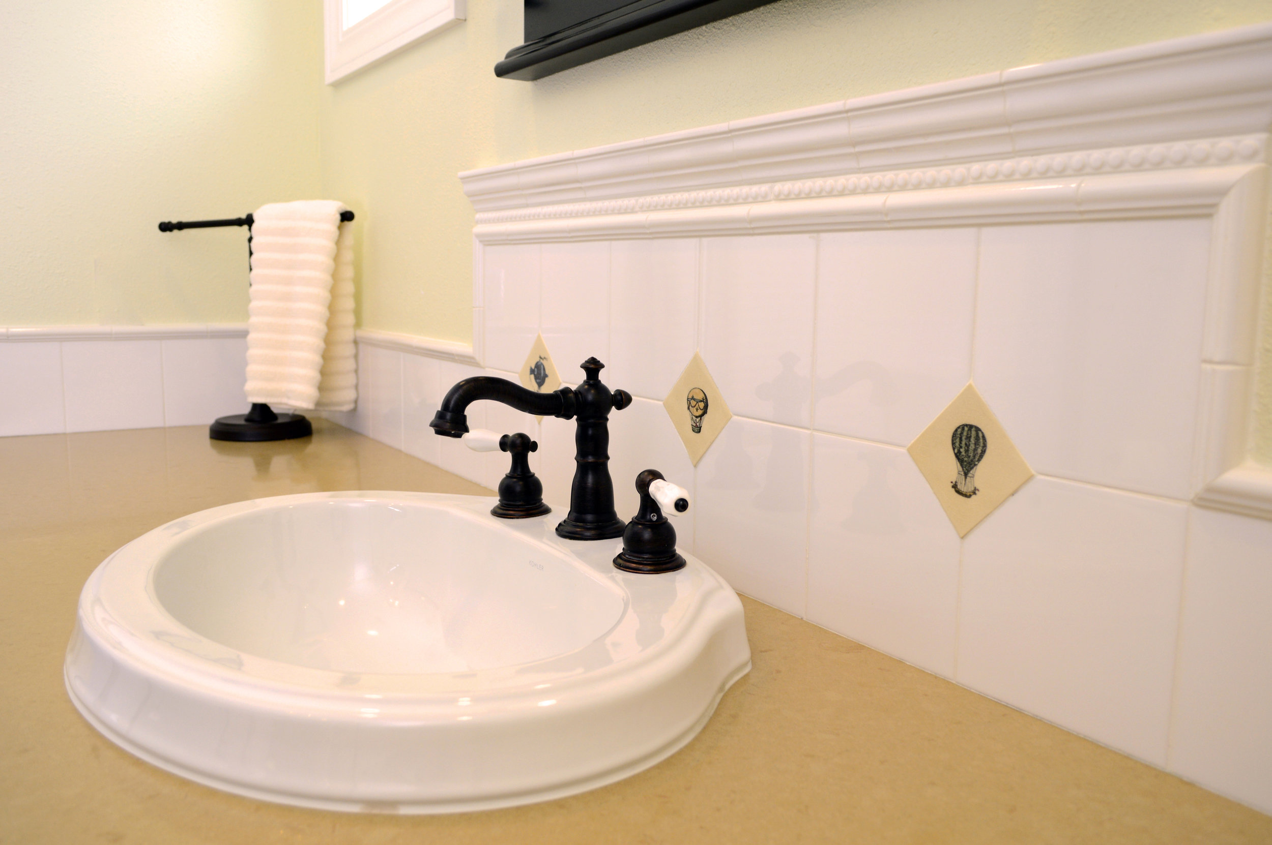 Vanity Backsplash 2.JPG