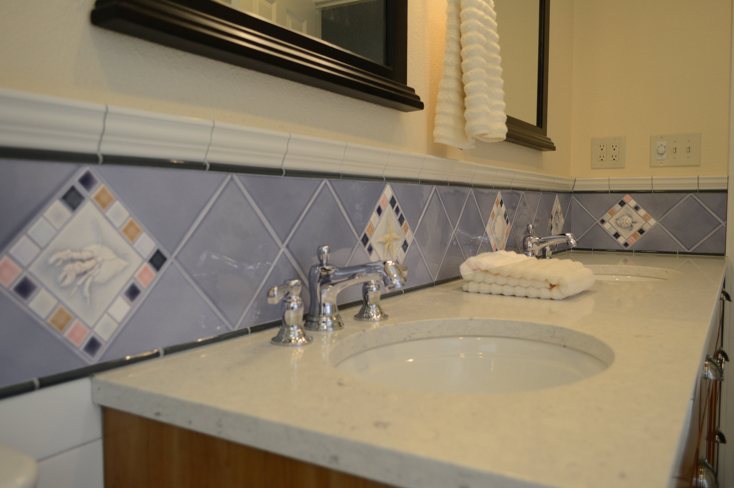 Vanity Backsplash 4.jpg