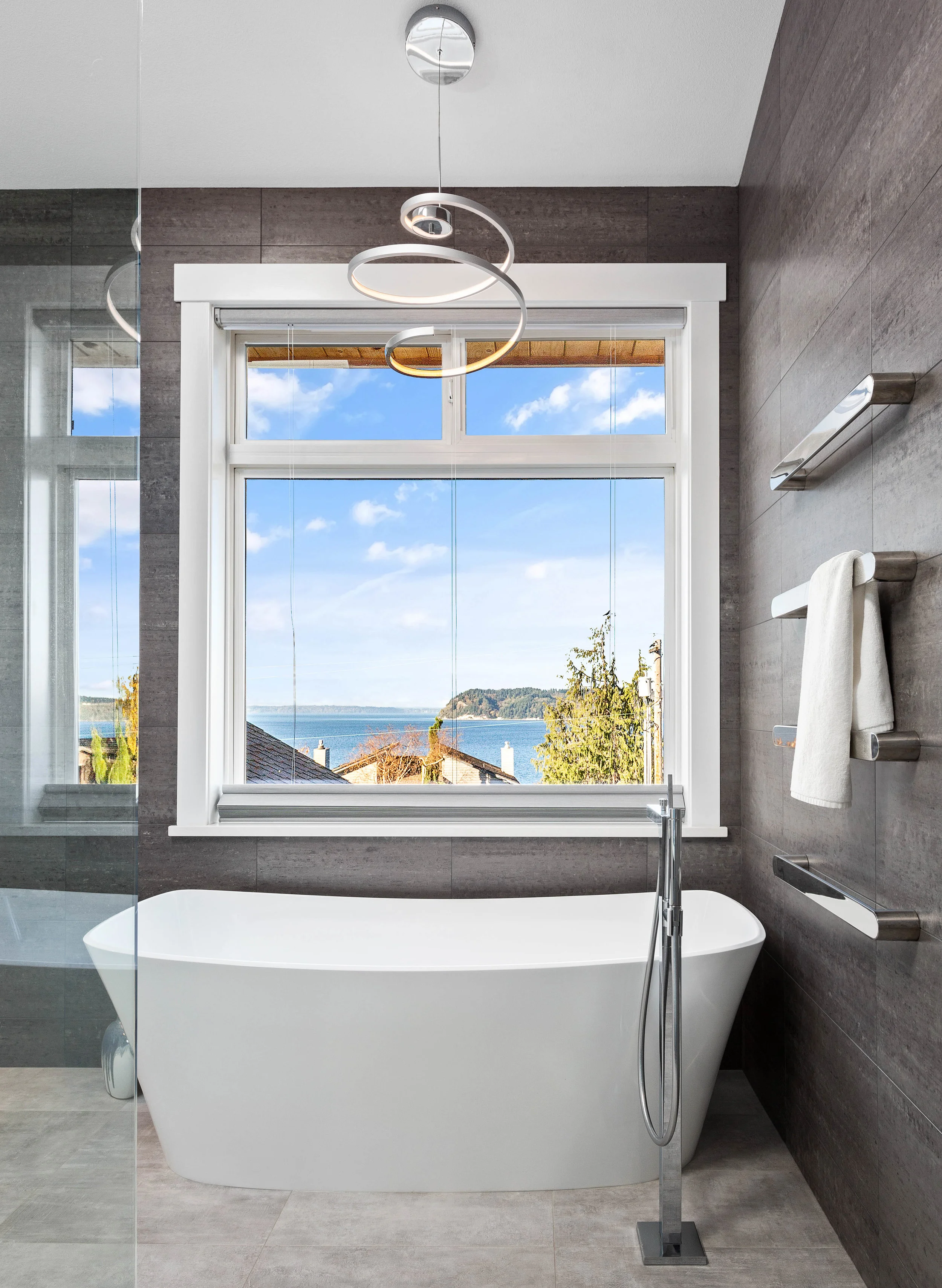 001-10325MarineViewDrive-Mukilteo-WA-full.jpg