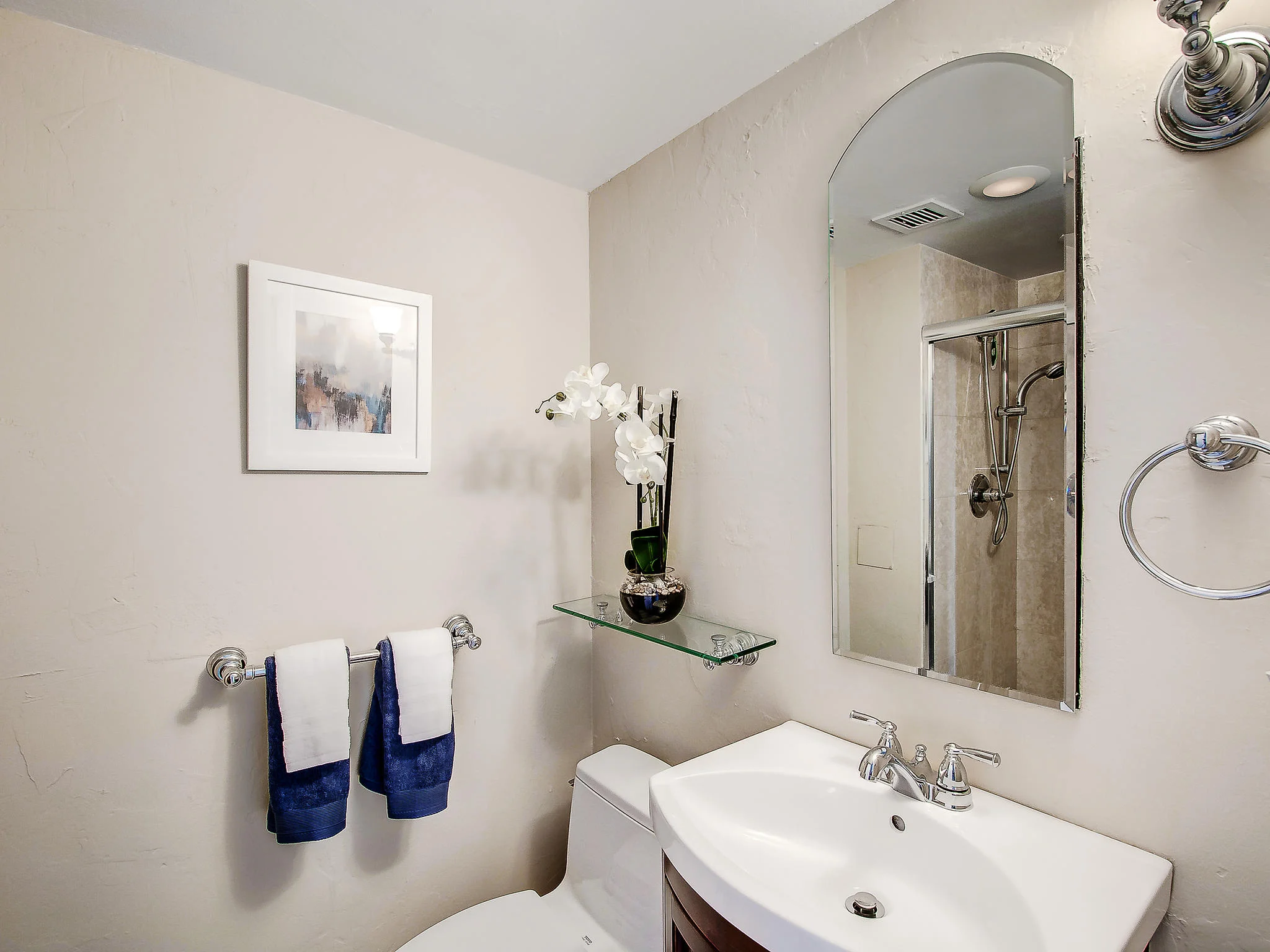3100 Cherry Creek S Dr Unit-MLS_Size-006-4-Bathroom-2048x1536-72dpi.jpeg