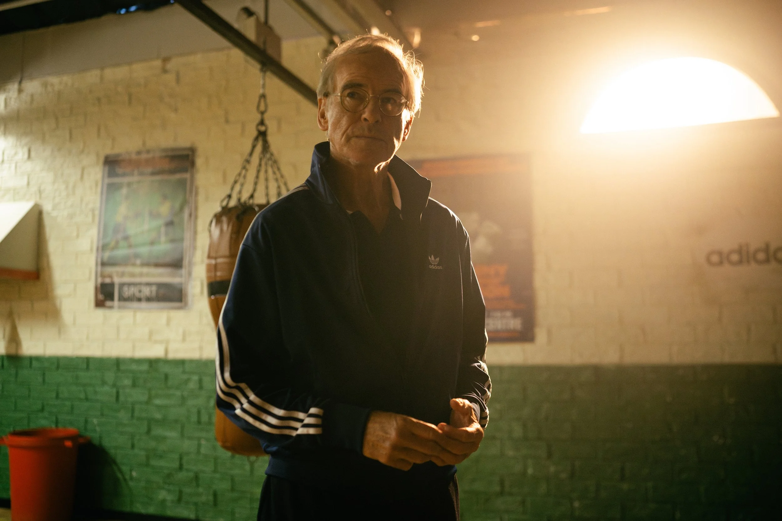 PIERCE BROSNAN - GIANT