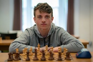 Watch 18 yr old American GM Hans Niemann on his Rapid Rise up the