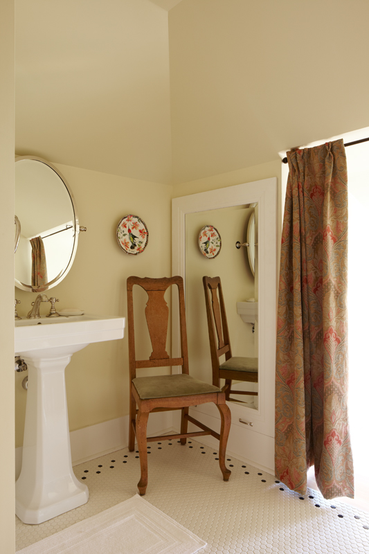 seattle-remodel-queen-anne-attic-bathroom-LR.jpg