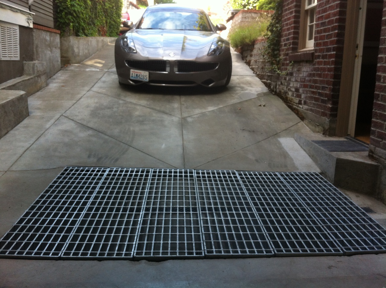 seattle-laurelhurst-electric-car-grate.jpg