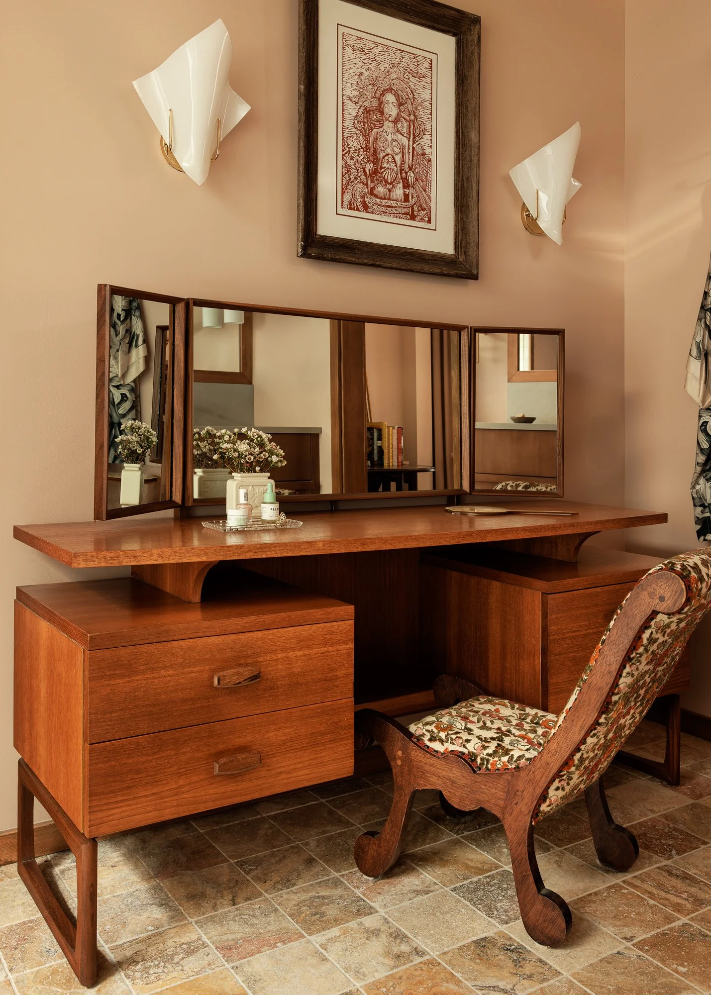 Blue Sound Construction+EW_LakeForesPark_abrescia-21_Vintage Dressing Table.jpg