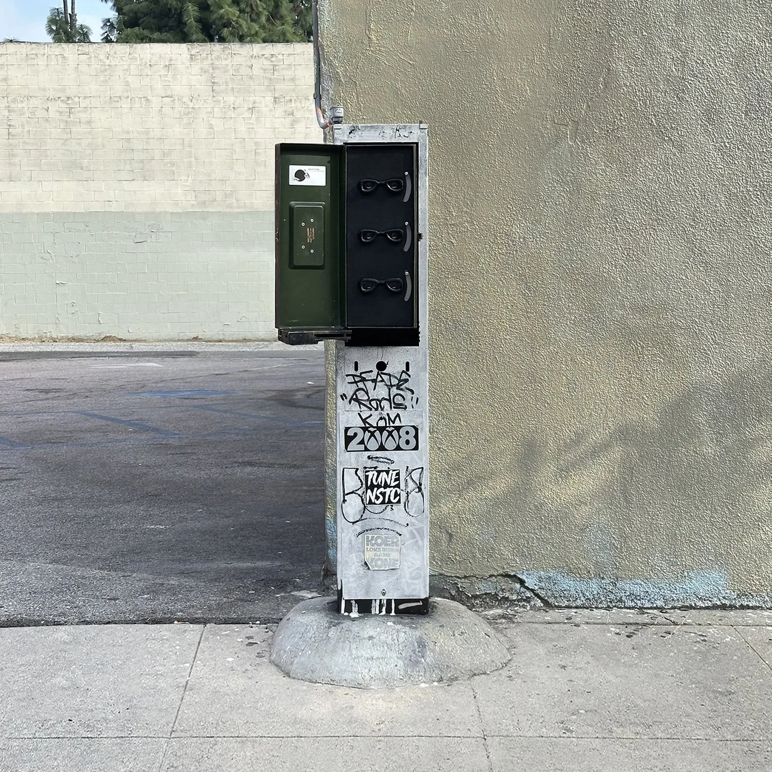 Gallery - From Outside - Full - Open1.jpg