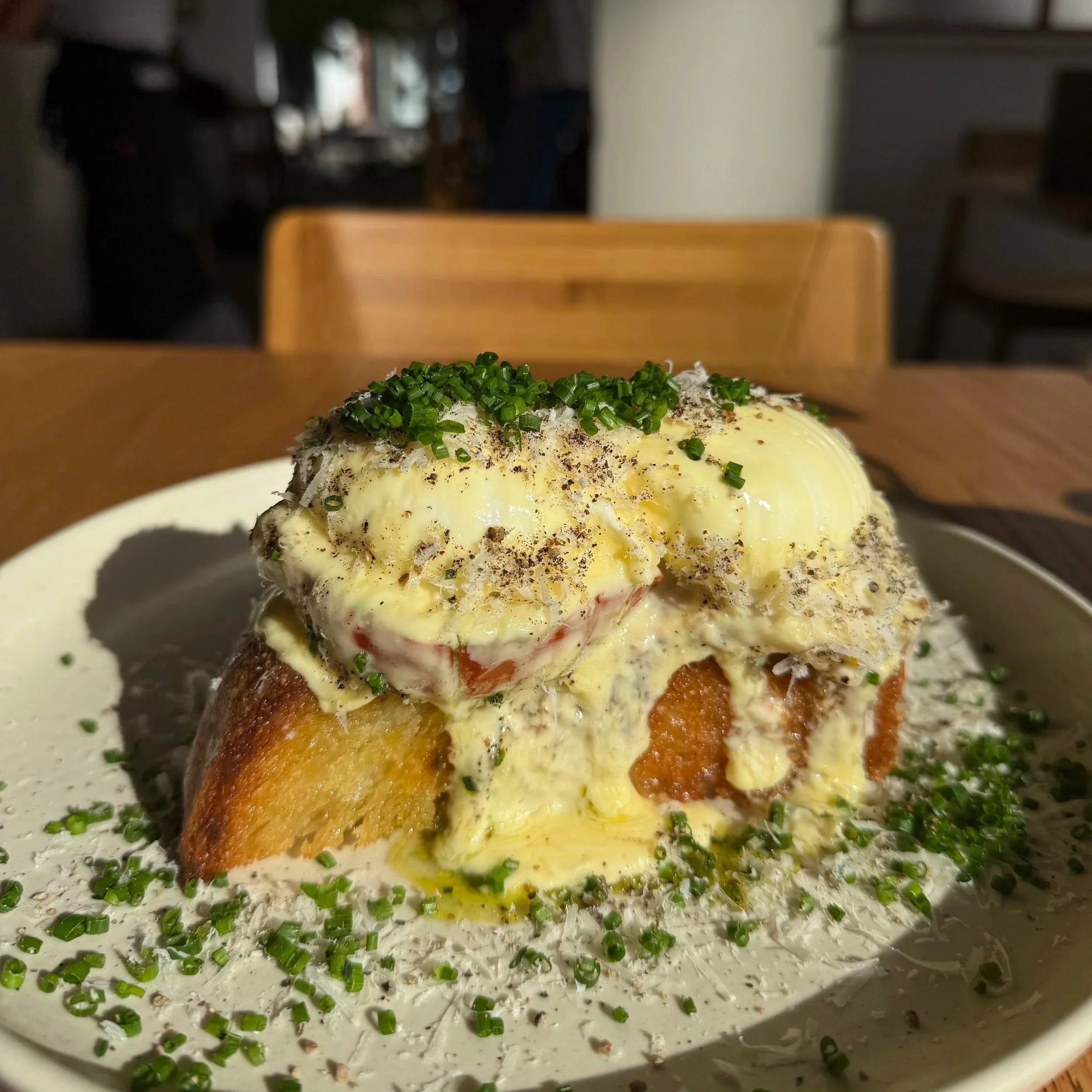 vine ripened tomato benedict