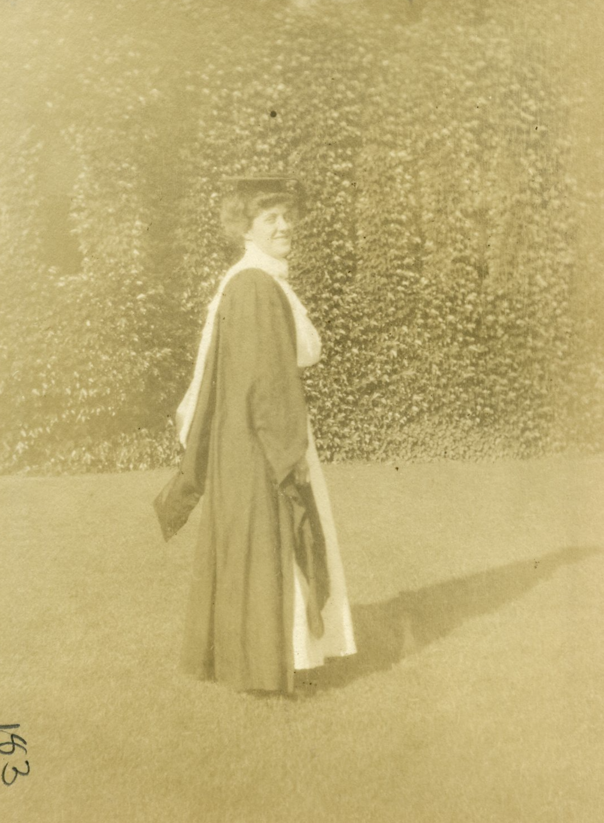 After graduating from Bryn Mawr College, Anna pursued a career in social work; however, outside of her job, she liked doing physical work - like mowing hay - when she visited the King’s family farm in Woodstock.