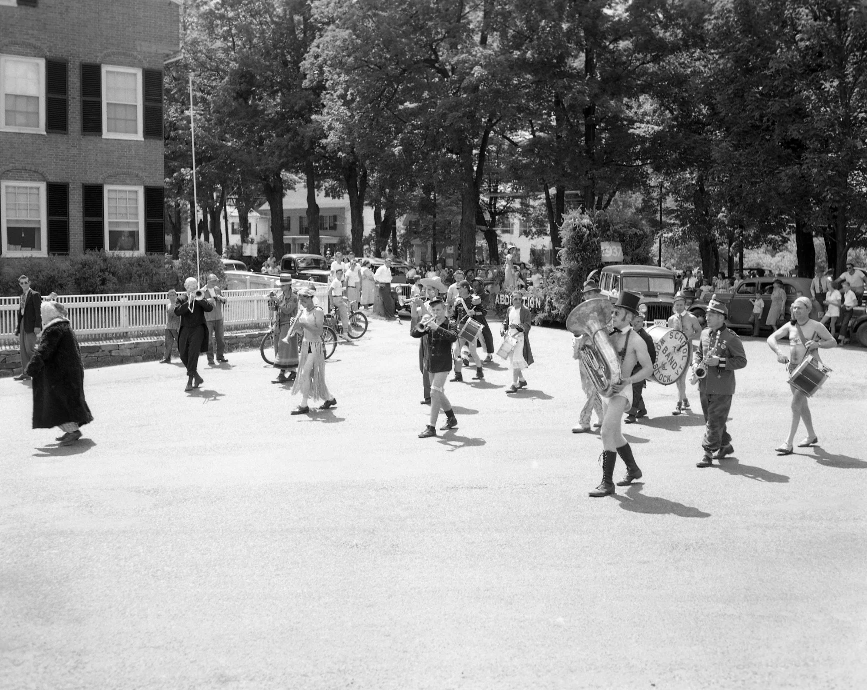 Alumni Day parade (3).jpg