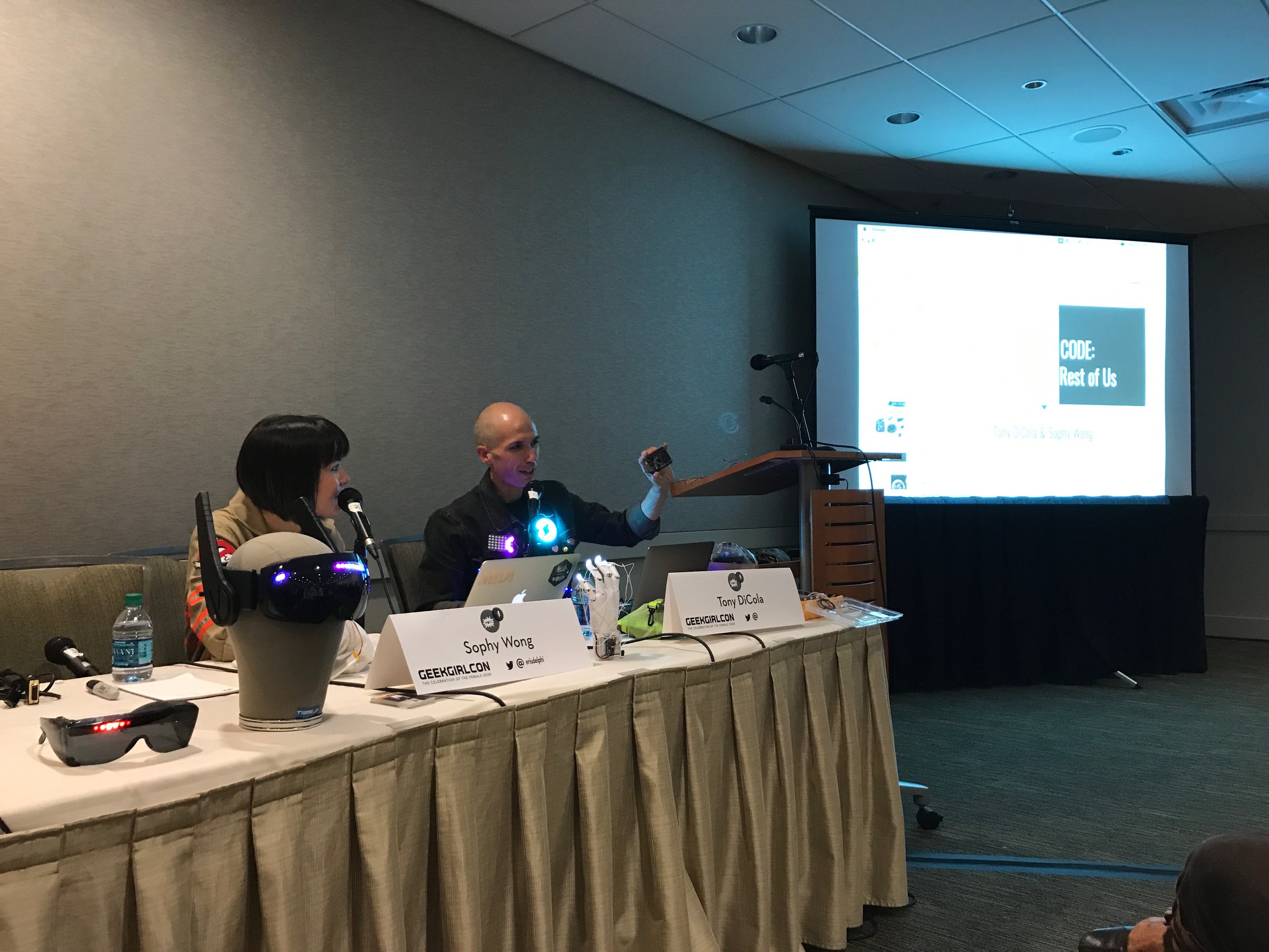 Arduino Talk with Tony DiCola at Geek Girl Con 2017