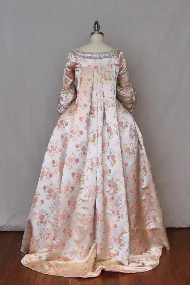MarieAntoinette_05.jpg