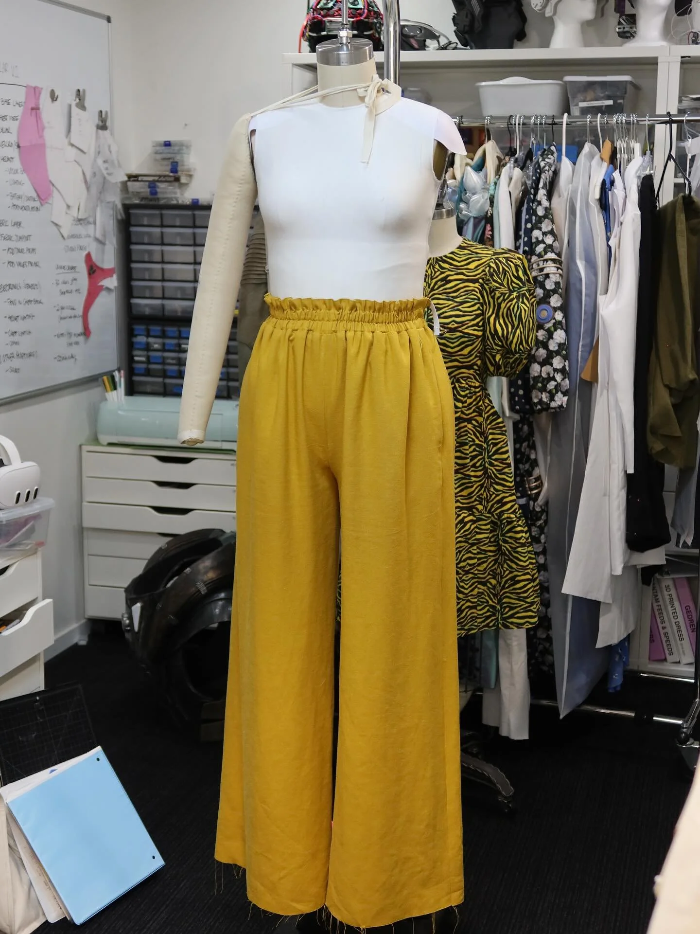 Weekend side quest: I started sewing a pair of marigold wide leg pants with a fun “paper bag” waist and side pockets. Will hem these and make a quick tie belt sometime this week.
And now back to the spacesuit and my twenty other projects