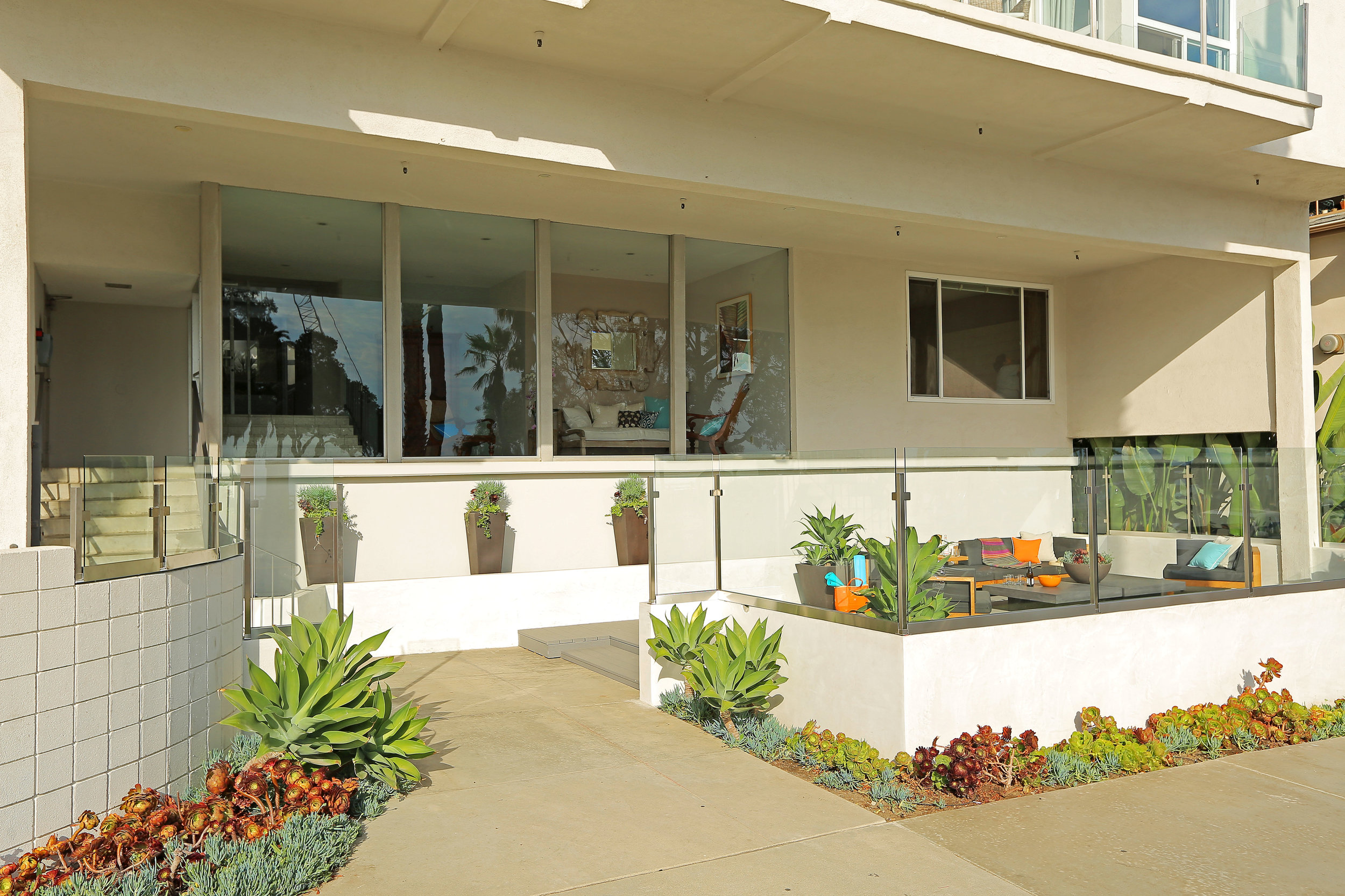 04-Front Deck-A.jpg