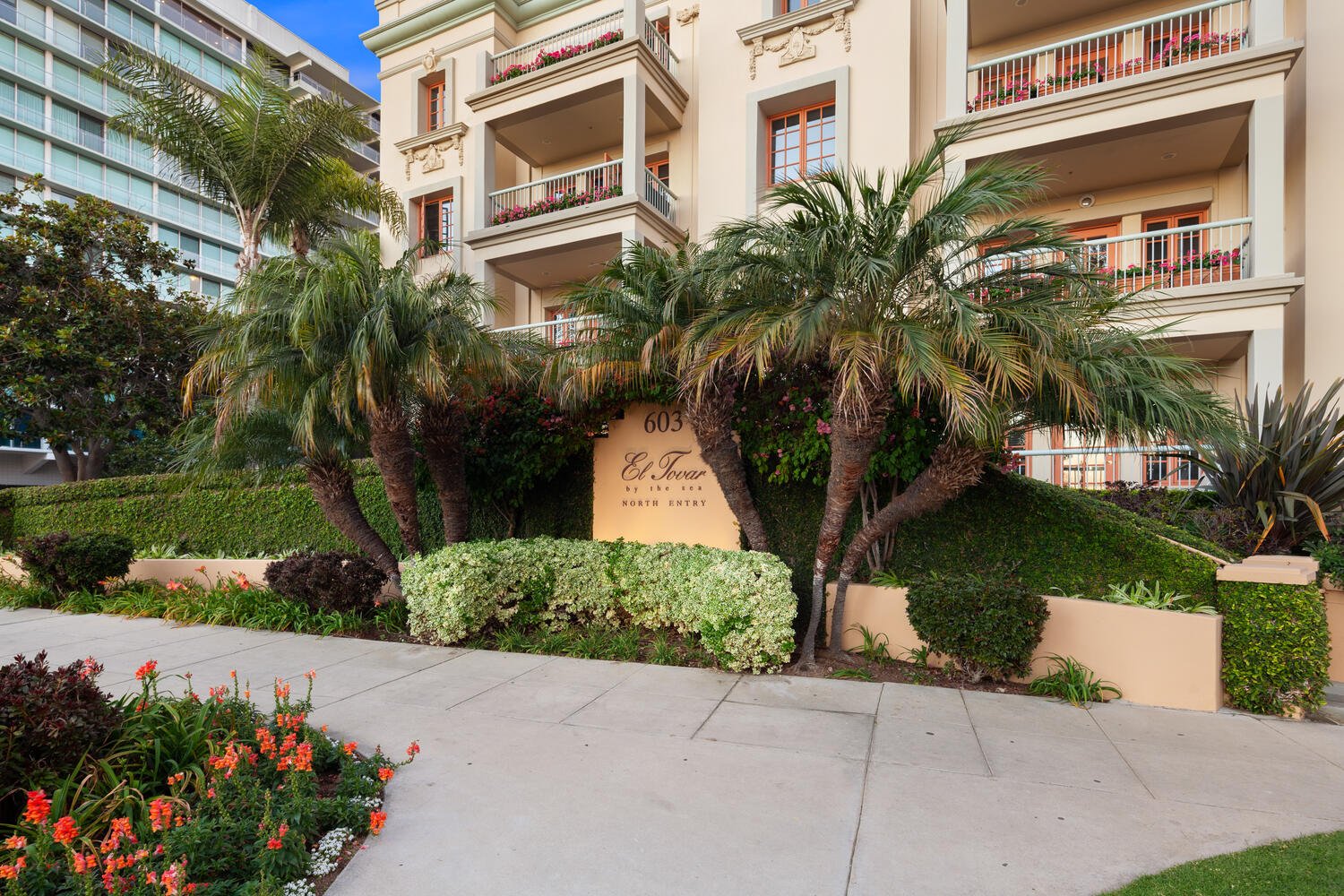 603 Ocean Ave Unit 2N Santa-large-003-004-Building Exterior-1500x1000-72dpi.jpg