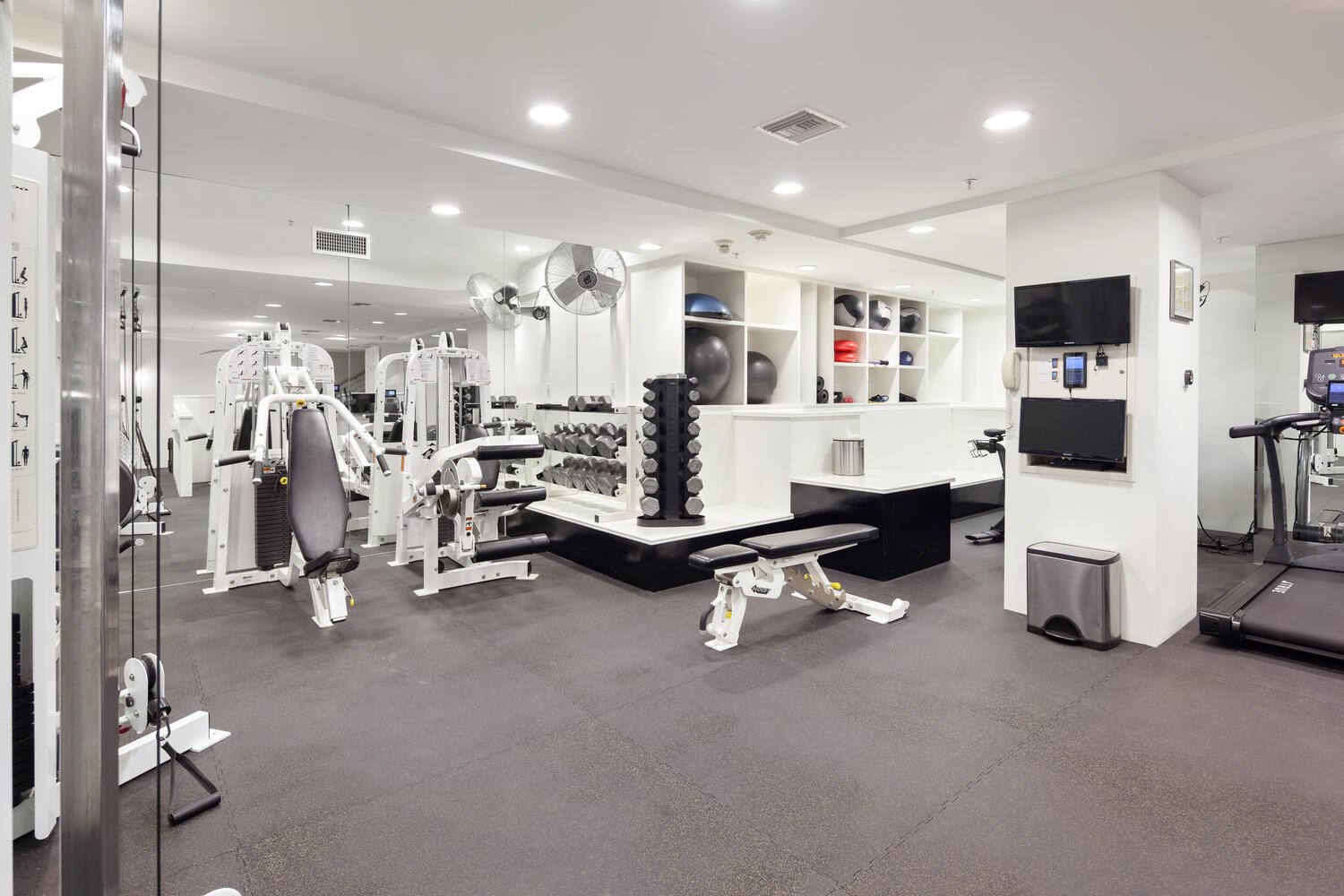 603 Ocean Ave Unit 2N Santa-large-006-005-Gym-1500x1000-72dpi.jpg