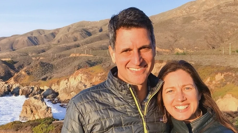 Eight Dates : Essential Conversations for Love