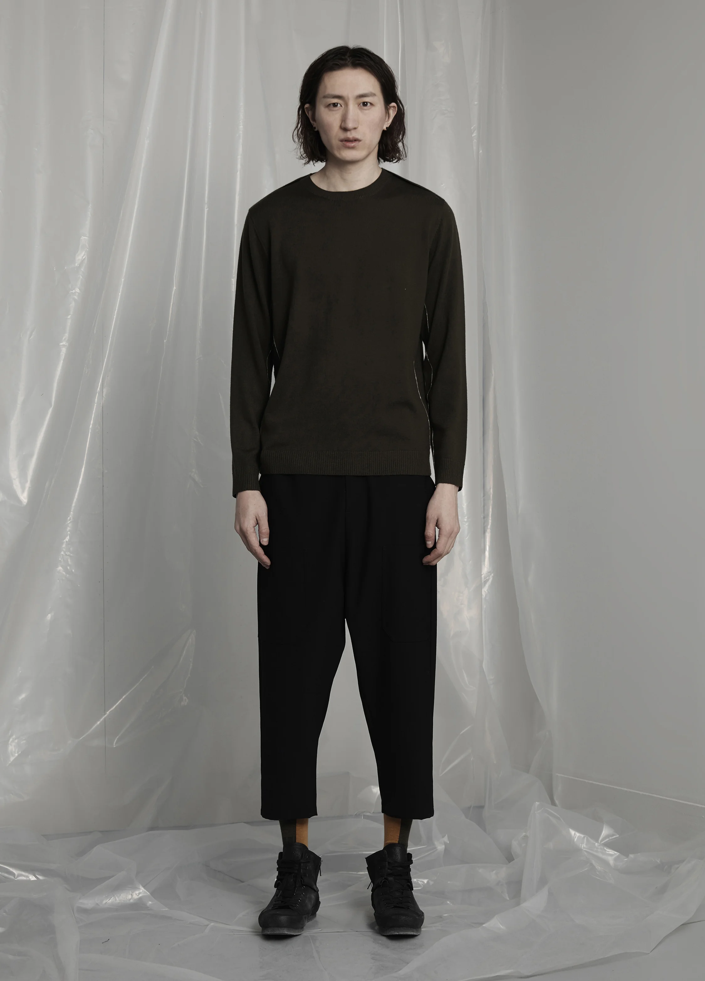 WOOALONG Signature basic sweatshir (裏起毛) UK1290 Sol Logo Sweatshirt | GUESS Factory