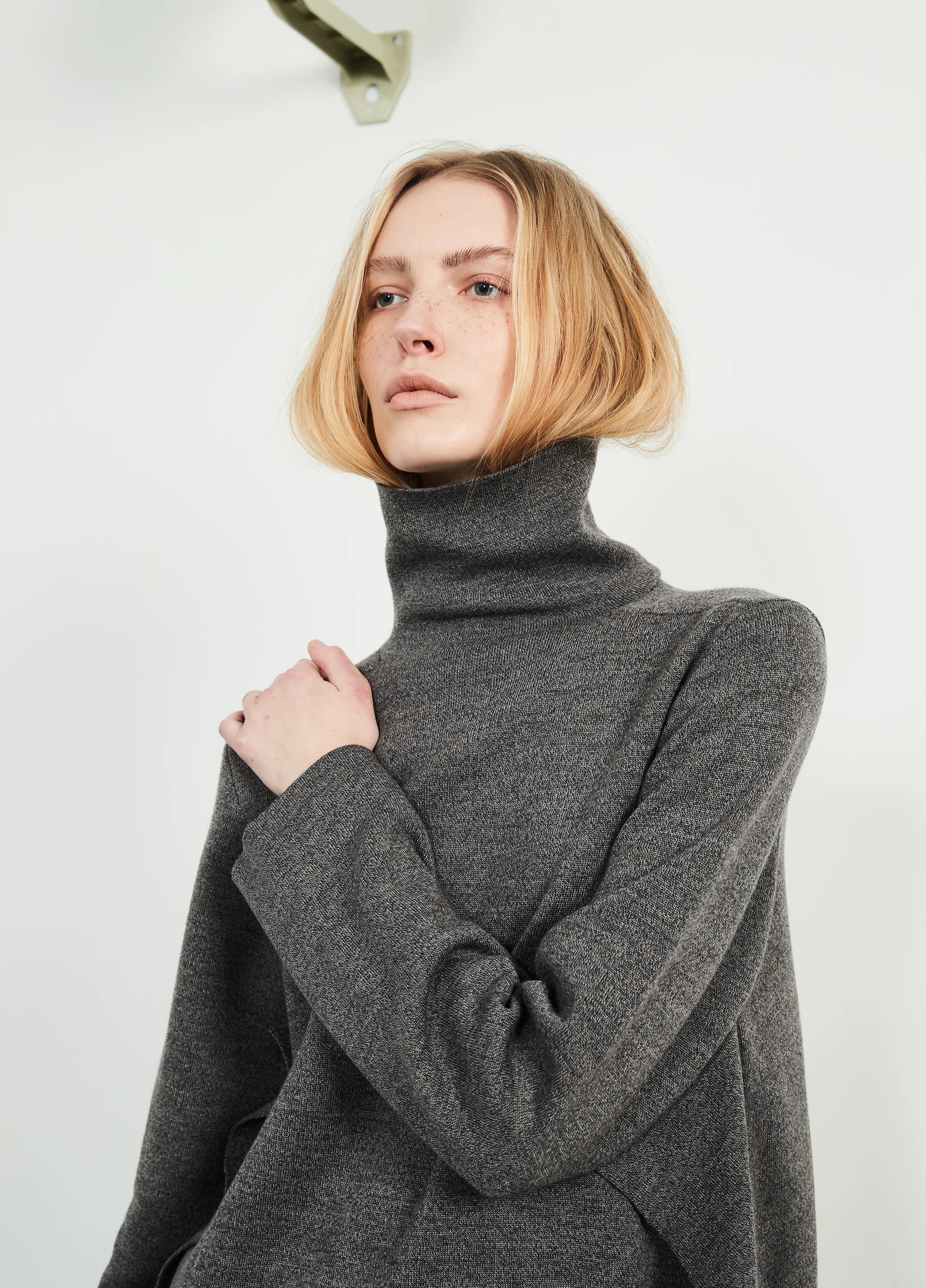 A 2025 line turtleneck