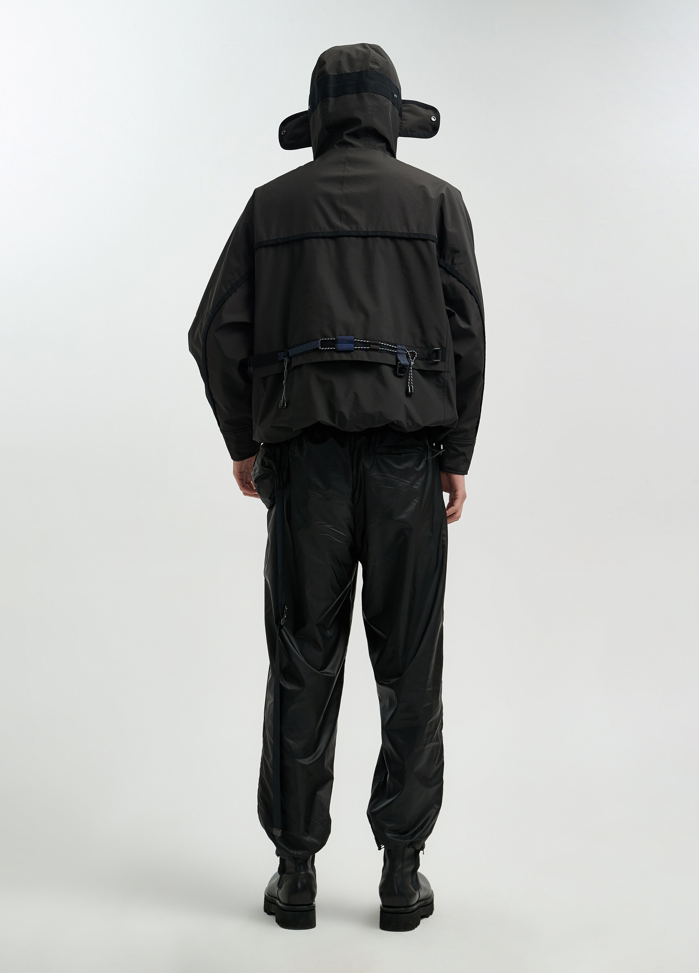 Croquis Hooded Performance Jacket (Black/Green) — JNBY