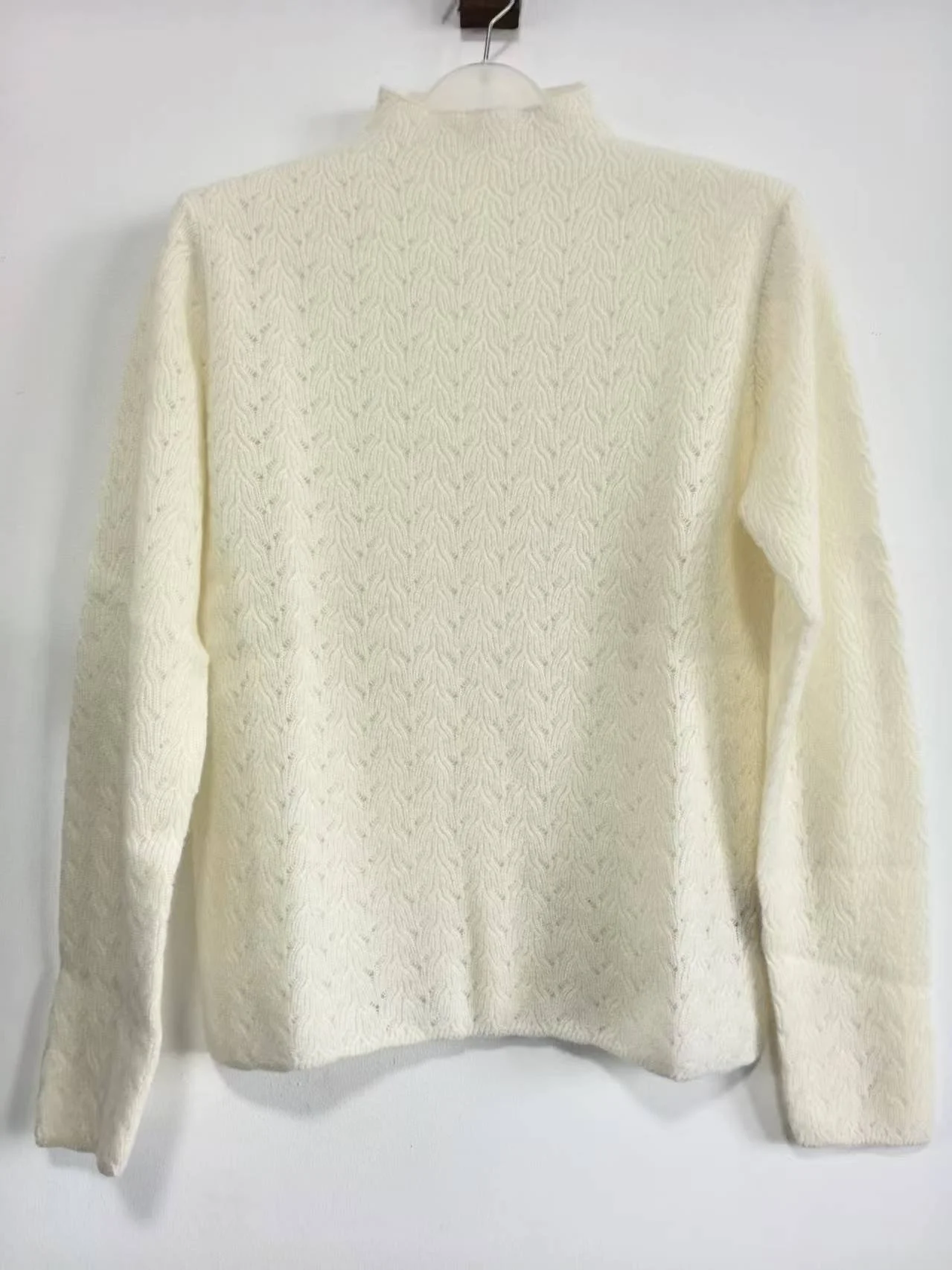Textured Round-Neck Cashmere Sweater