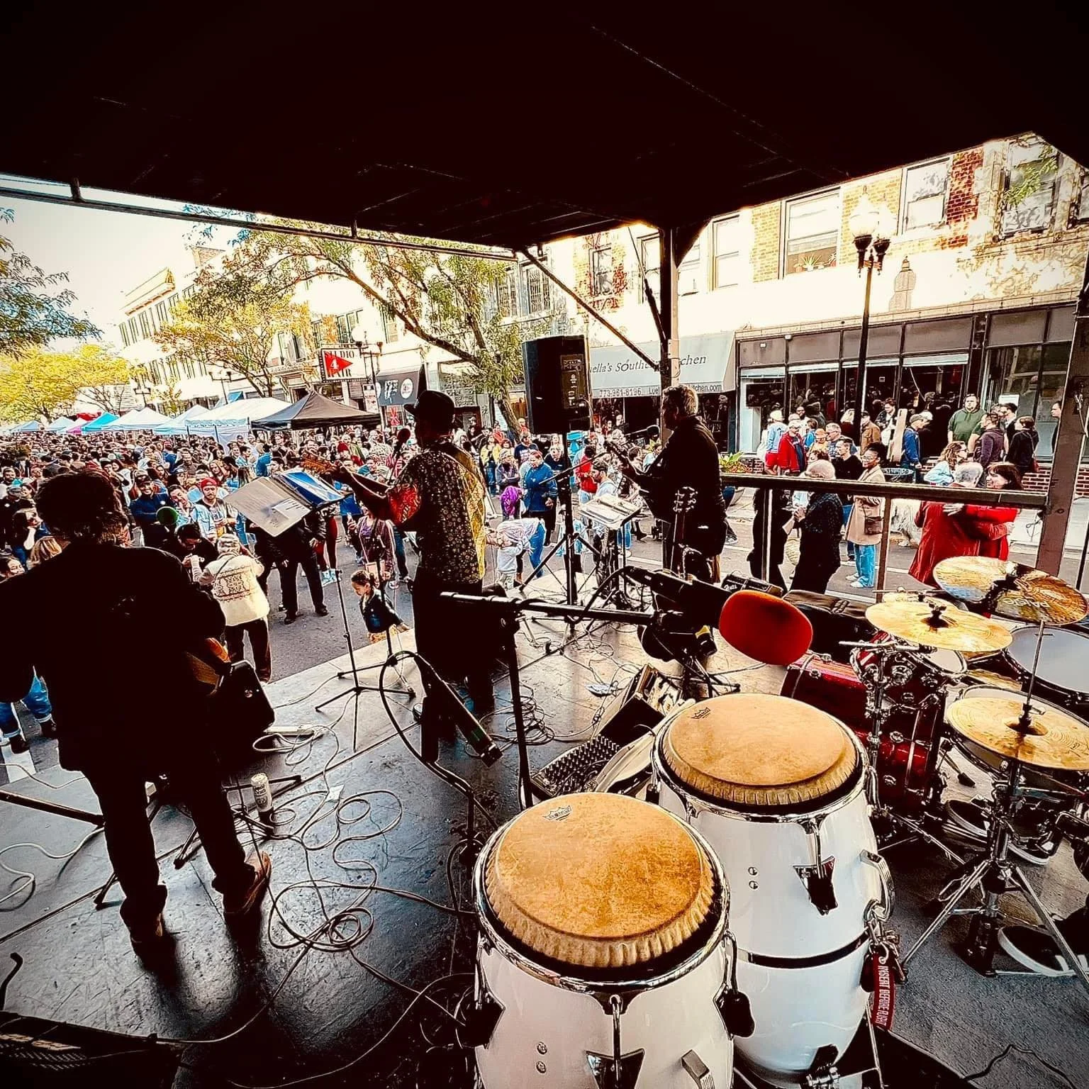 Applefest Crowd.jpg