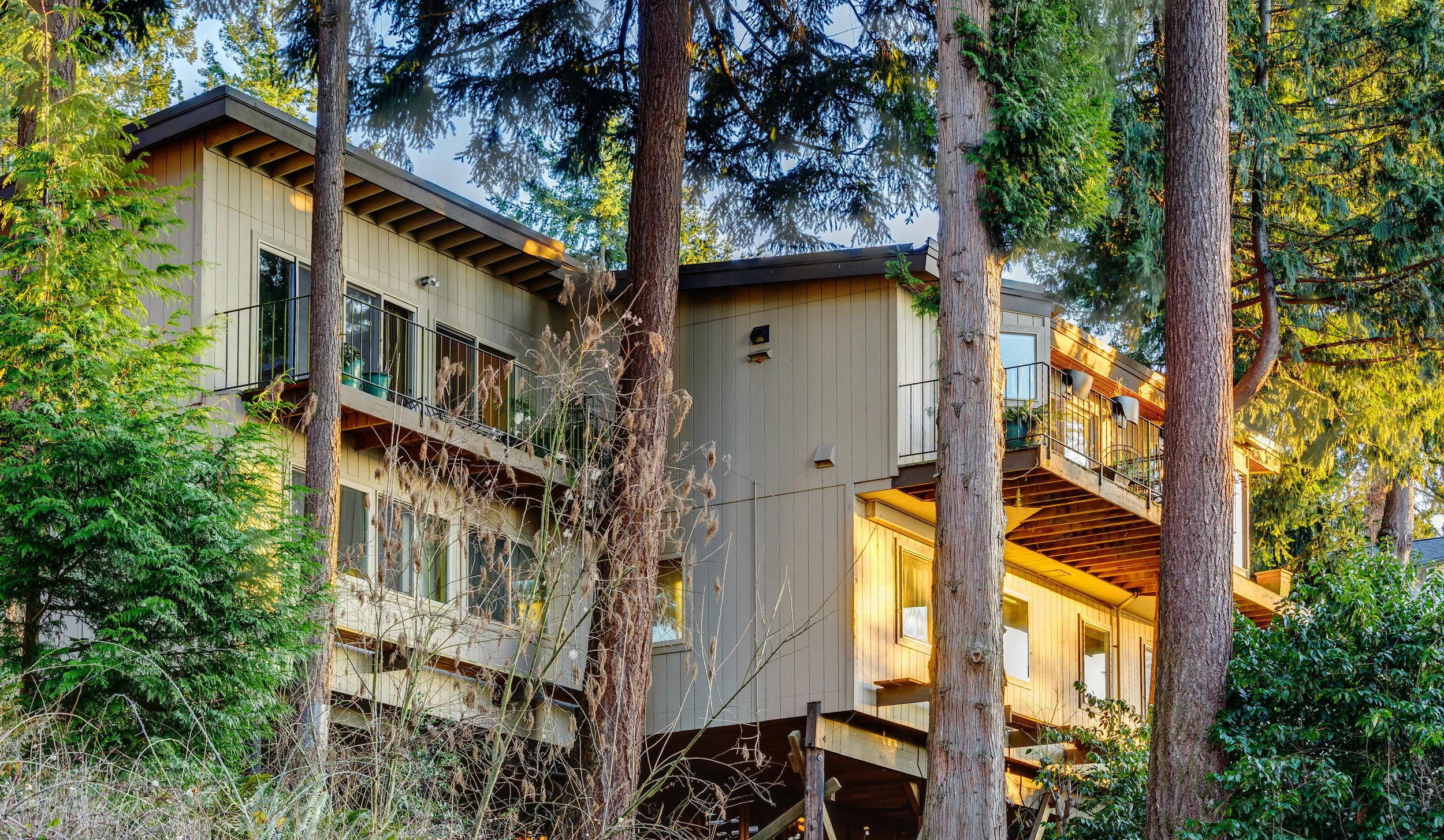 025_304_Morey_St_Krista_Kenner-print-exterior2.jpg