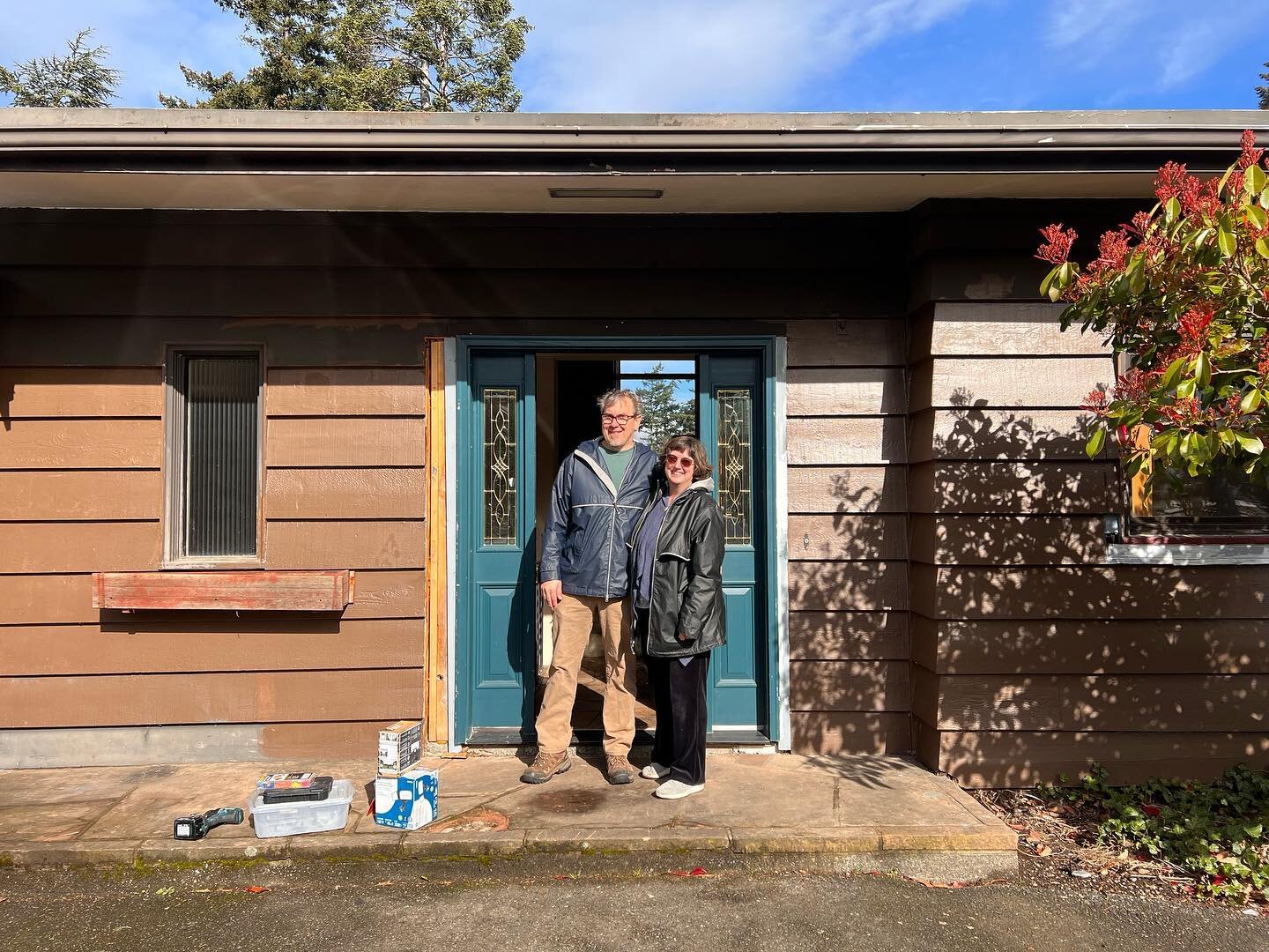 Congrats to these *wonderful humans* who closed on this mid century fixer on 3/4 of an acre in the Edgemoor neighborhood yesterday. Dream property! 

I&rsquo;m so pleased to have helped them craft the winning offer&hellip; this property was EXACTLY w