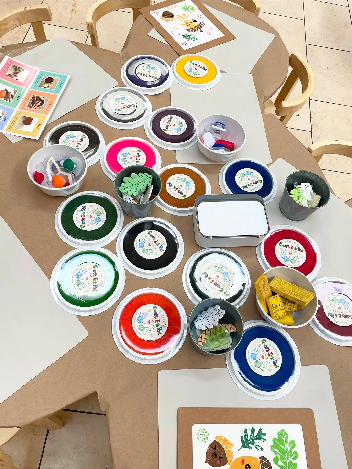 The cutest stamp-ede of acorns and oak leaves 🤩💗

We had such a blast helping make the magic happen at Little Oaks Kids Club&rsquo;s first session at The Oaks!

Thank you for choosing us @room3events @shoptheoaks you are awesome!