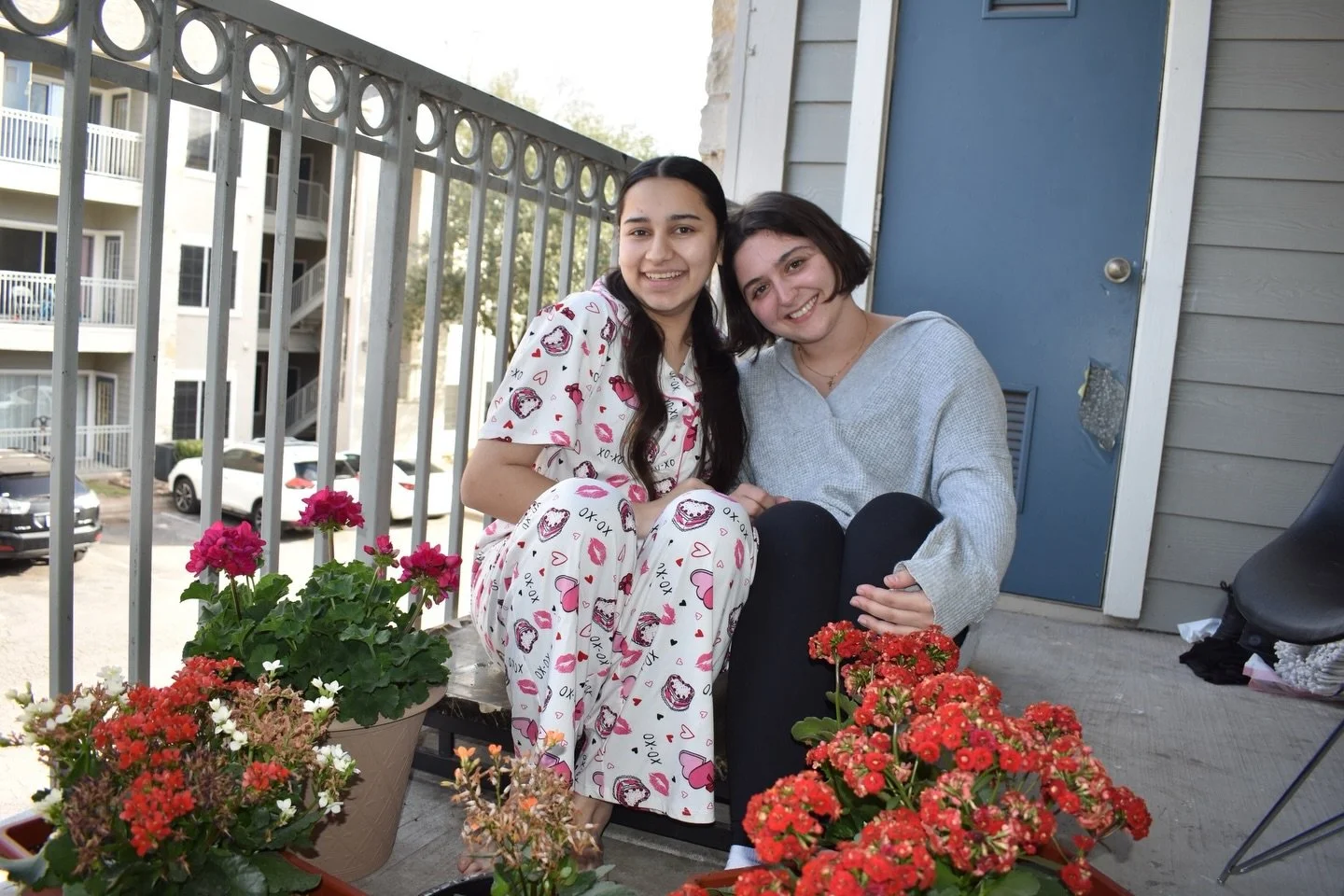 Friendships in bloom 🌸 Someone call Teen Vogue, we just found their next cover stars, Toba and Nicole! These cuties had a flower photoshoot during one of their mentoring hangouts in Austin!