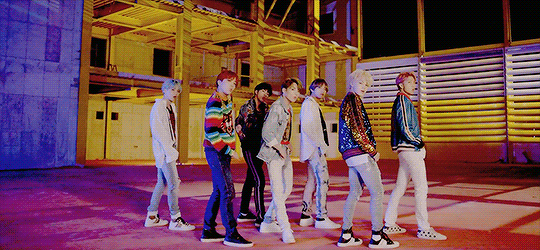 8e63fd61e89e9d220b26d8eebad04e1531265df8_hq.gif