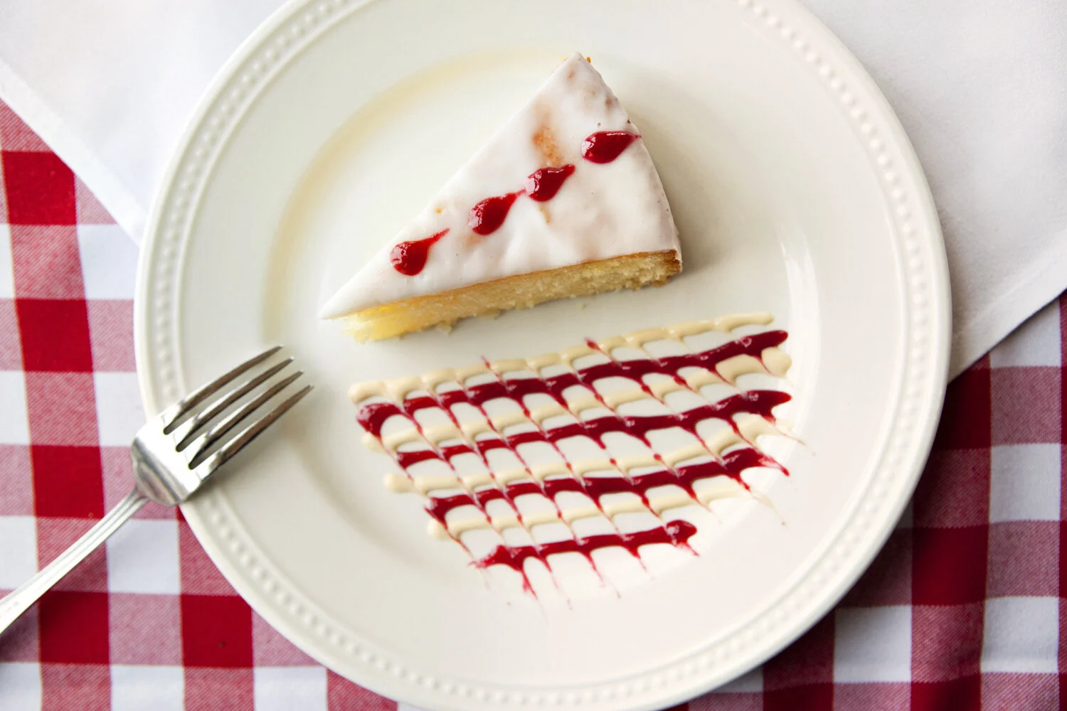 Pinnochios_LemonCake_0059 copy 2.jpg