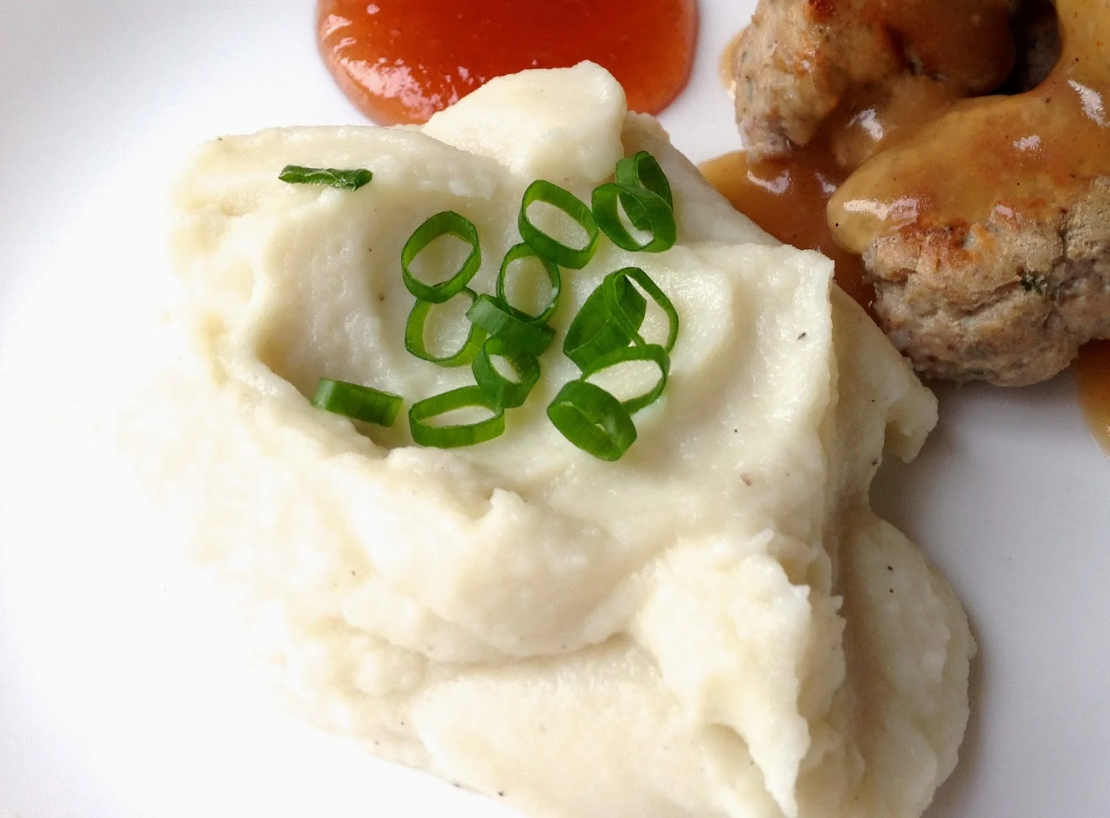 Fluffy-Mashed-Califlower-Recipe-Paleo.jpg