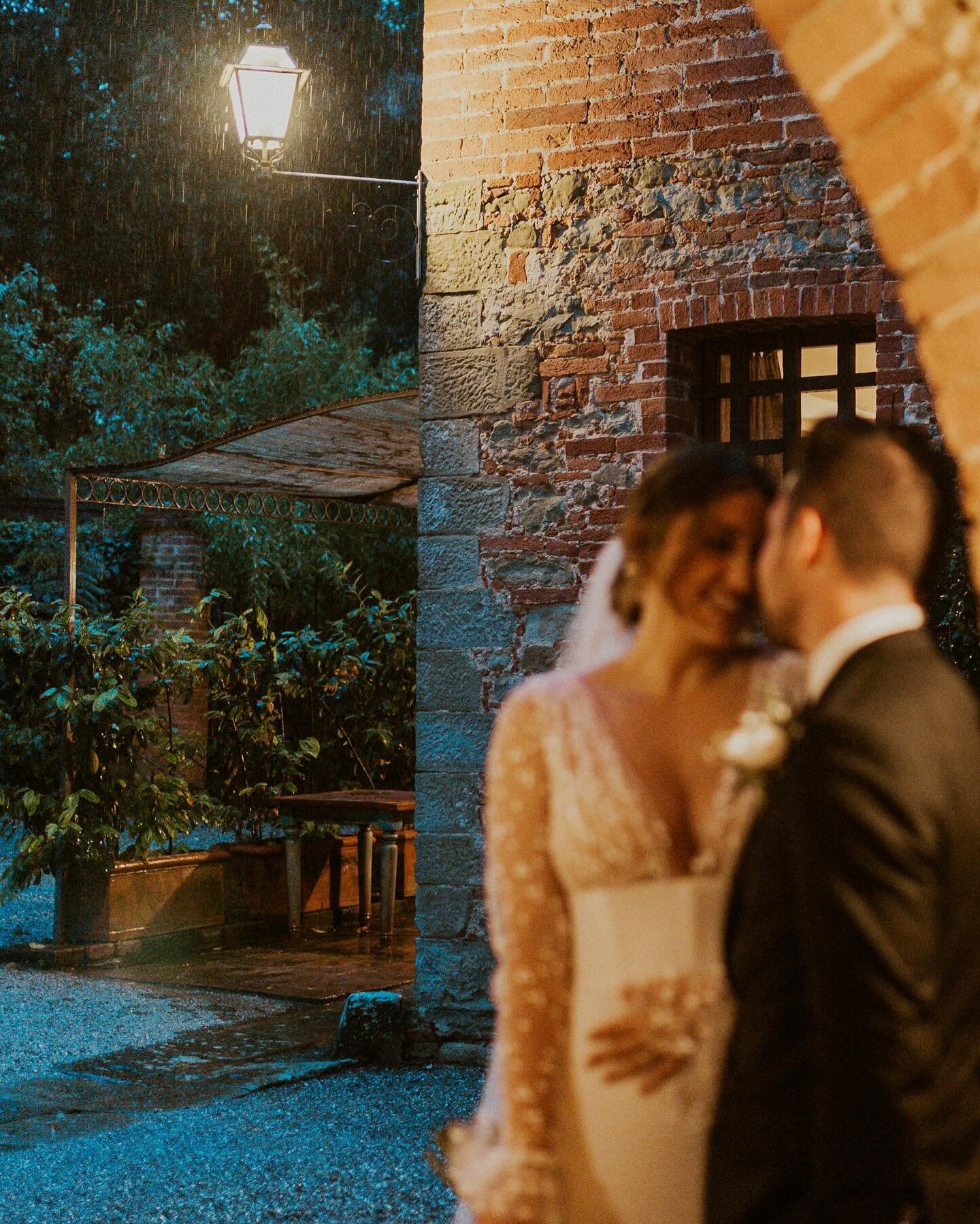 Reminiscing on the absolute dreamiest Italian elopement with two of the most amazing people 💫🇮🇹

We watched the forecast in Tuscany for a few days, seeing the inevitable rain predicted for September 24th not wavering at all. When you think of an e