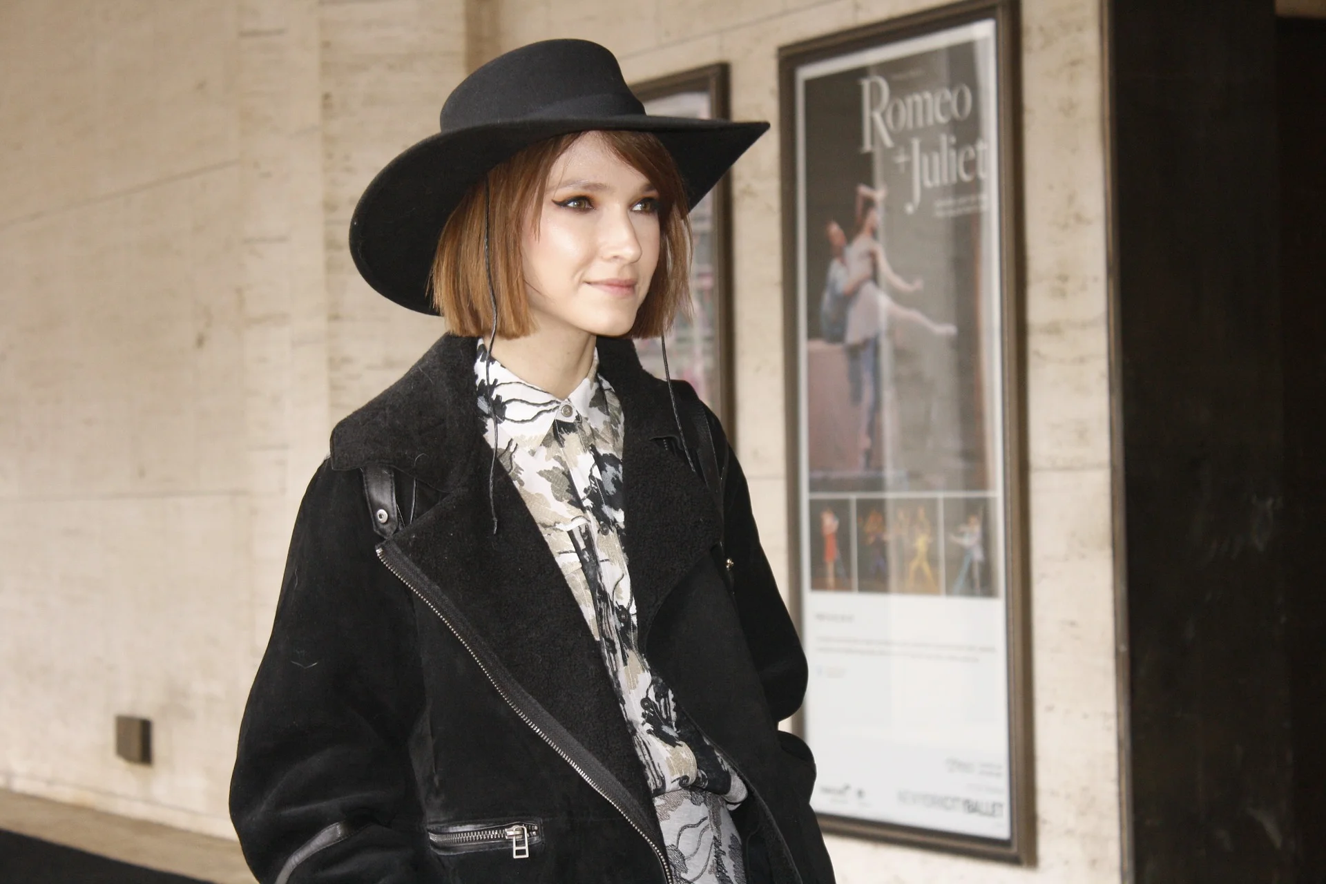 Trois accessoires pour affronter la ligne 1 pendant la Fashion Week